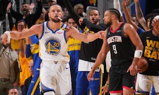 詹姆斯关键时刻上篮得分